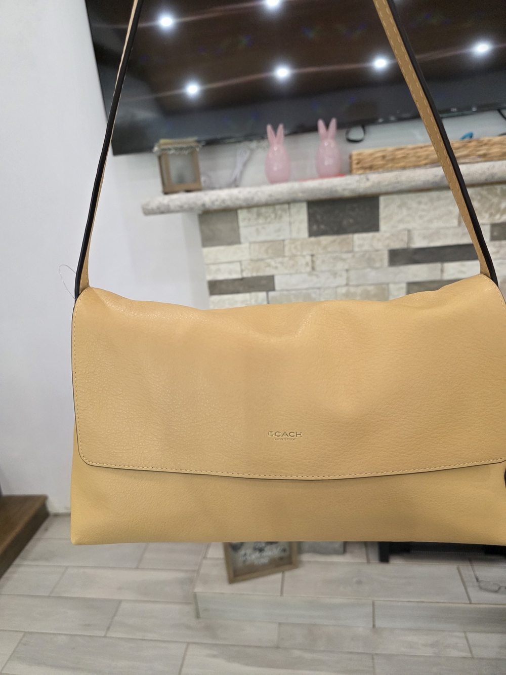 Coach Vanilla Chelsea 30 NWT